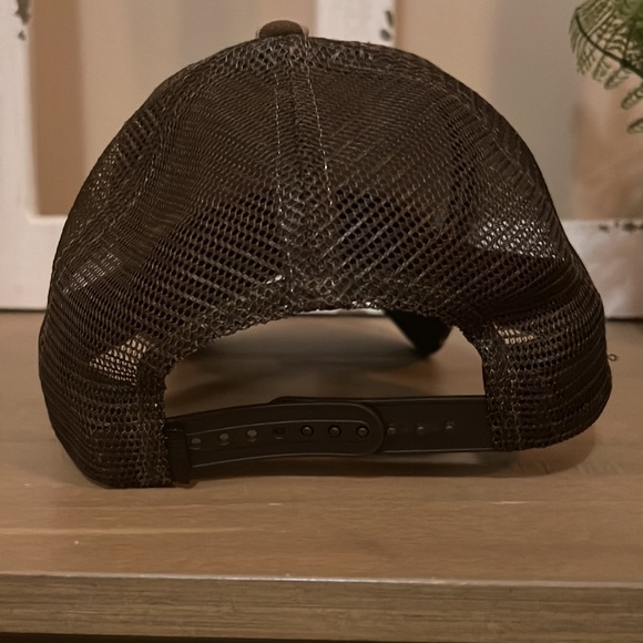 YETI  Camo SnapBack hat - Picture 3 of 7